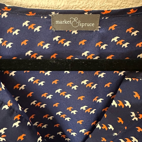 Market and spruce women’s blouse. Size Medium. - Picture 4 of 12